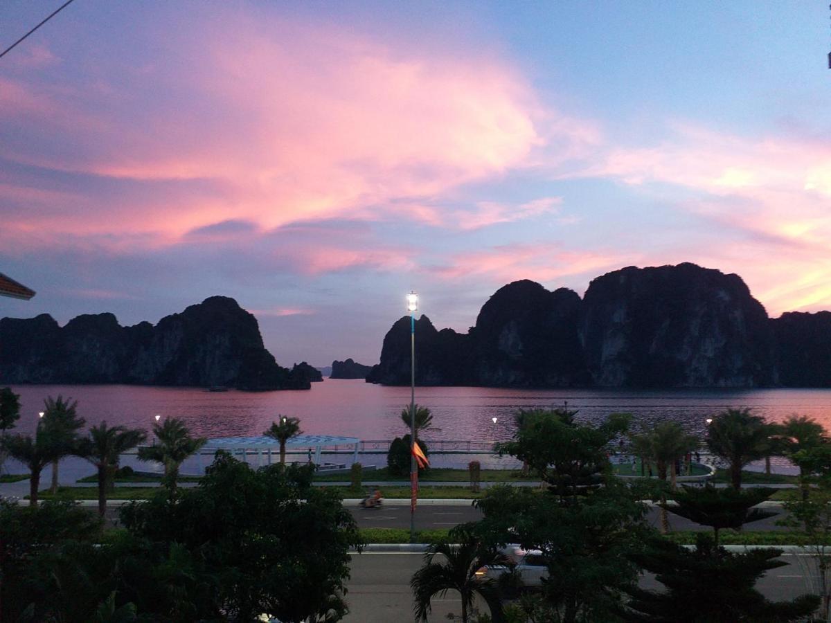 Ha Long Lily Homestay Екстер'єр фото